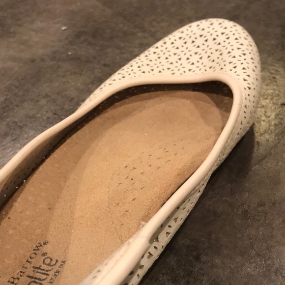 Croft & Borrow White Floral Flats Sz 9-10 - Picture 5 of 6